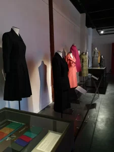 Photographie de l'exposition "Drap de laine, de l'utile au sublime"